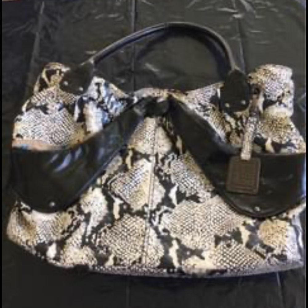 Libby Edelman hand bag
